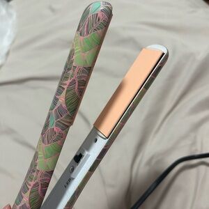 Leaf Patterned Hair Straightener